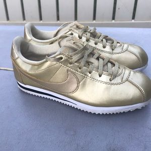Nike Cortez SE GS Shoes Metallic Gold  - Size 5y